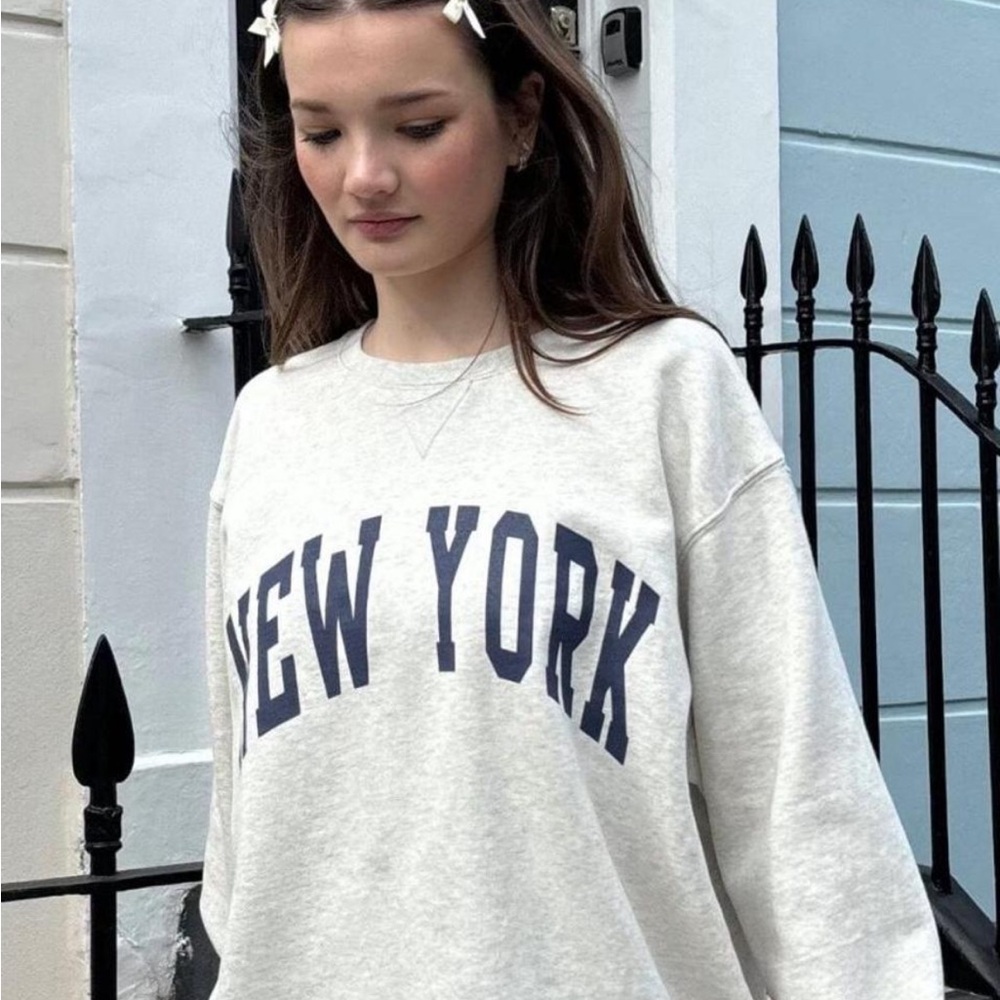 Brandy Melville Cream New York Sweatshirt